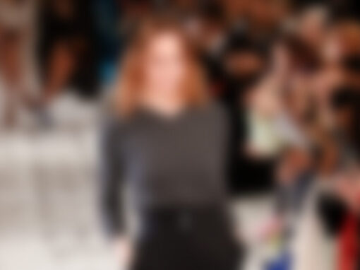 Eva Mendes und Raye werben für die neue Stella McCartney-Herbstkampagne Eva Mendes und Raye werben für die neue Stella McCartney-Herbstkampagne