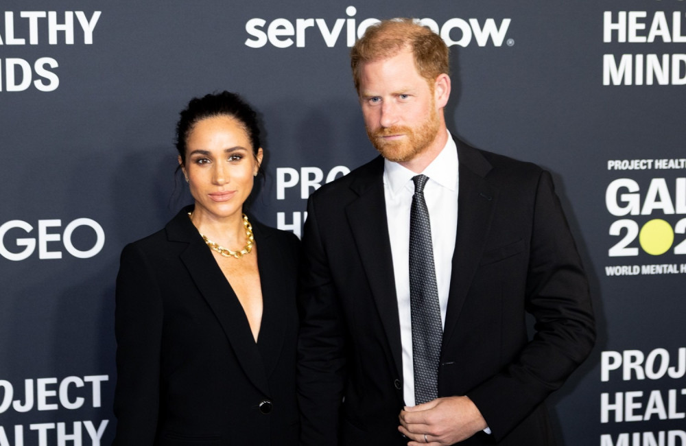 Harry und Meghan treffen zu zweitägigem Besuch in Jordanien ein