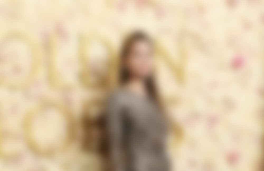 Angelina Jolie trug die Halskette ihrer Mutter in ‚Couture‘