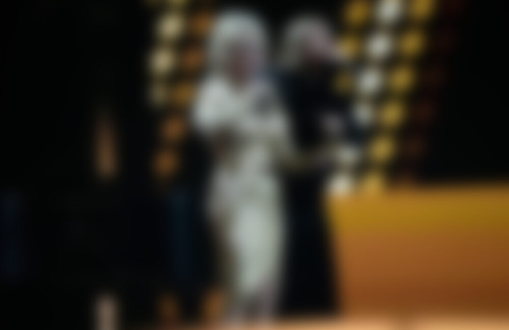 Dolly Parton bringt Haustierbekleidungslinie auf den Markt