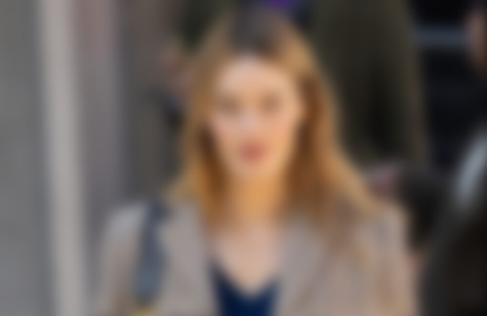 Camille Rowe: Ihr Casual Chic-Look erfordert Anstrengung