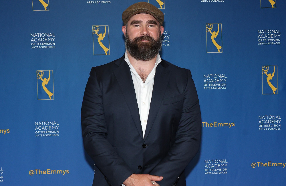 Jason Kelce staunt: Noch keine echten Hochzeitsfotos von Taylor Swift und Travis Kelce publik